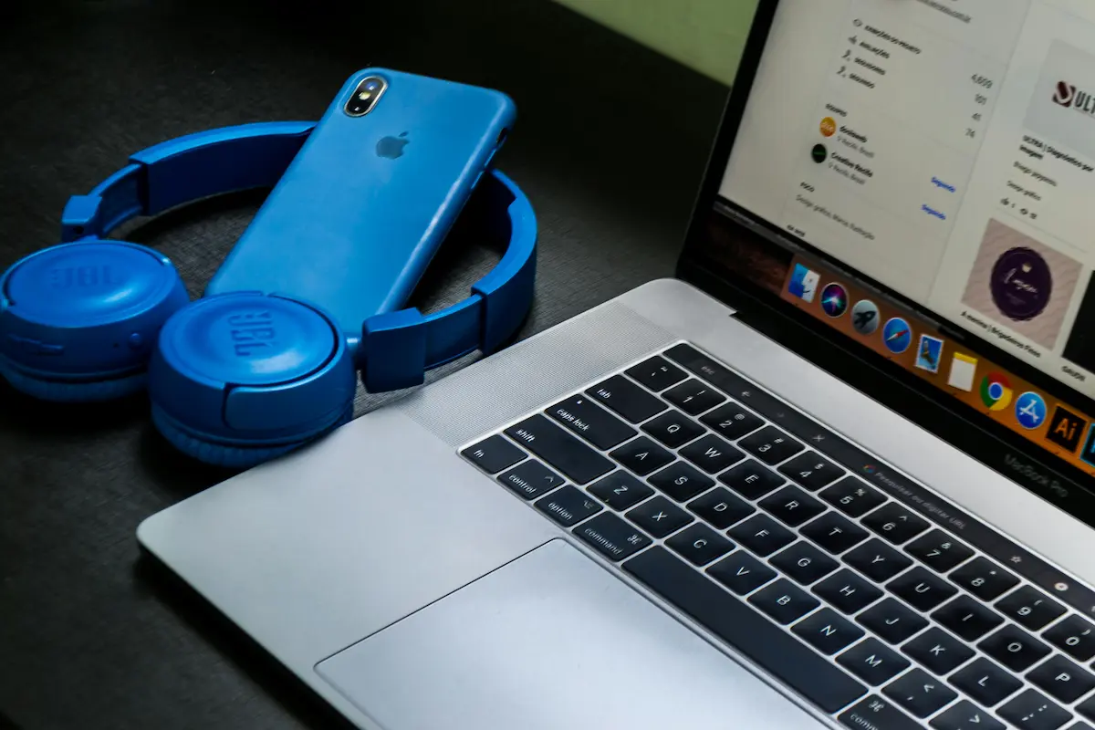 auriculares-bluetooth-con-movil-y-ordenador