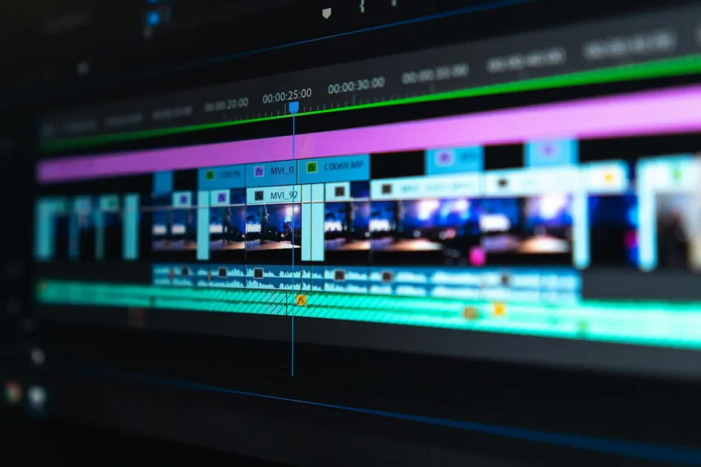 television-mostrando-programa-de-edicion-de-video